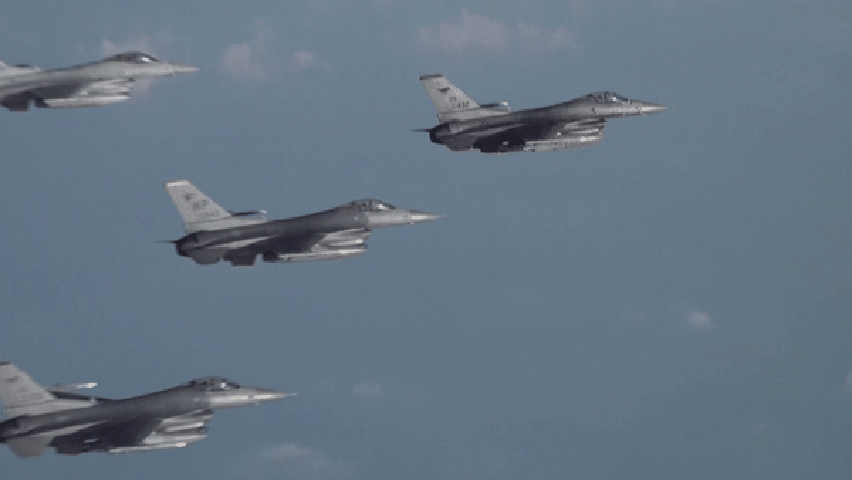 VÍDEO: EUA e Coreia do Sul fazem manobra conjunta após Coreia do Norte lançar míssil com recorde de altitude