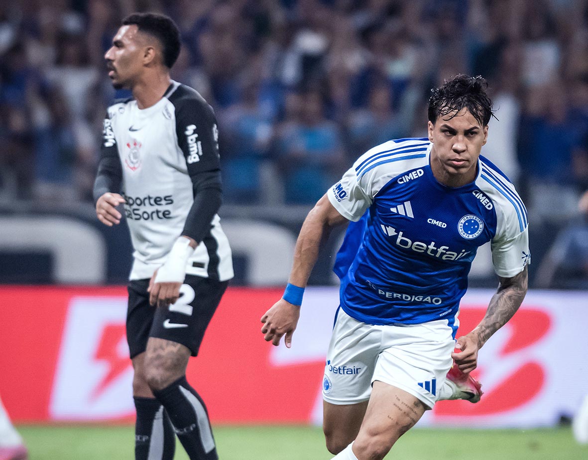 cruzeiro-goleia-corinthians-e-carimba-vaga-direta-na-libertadores