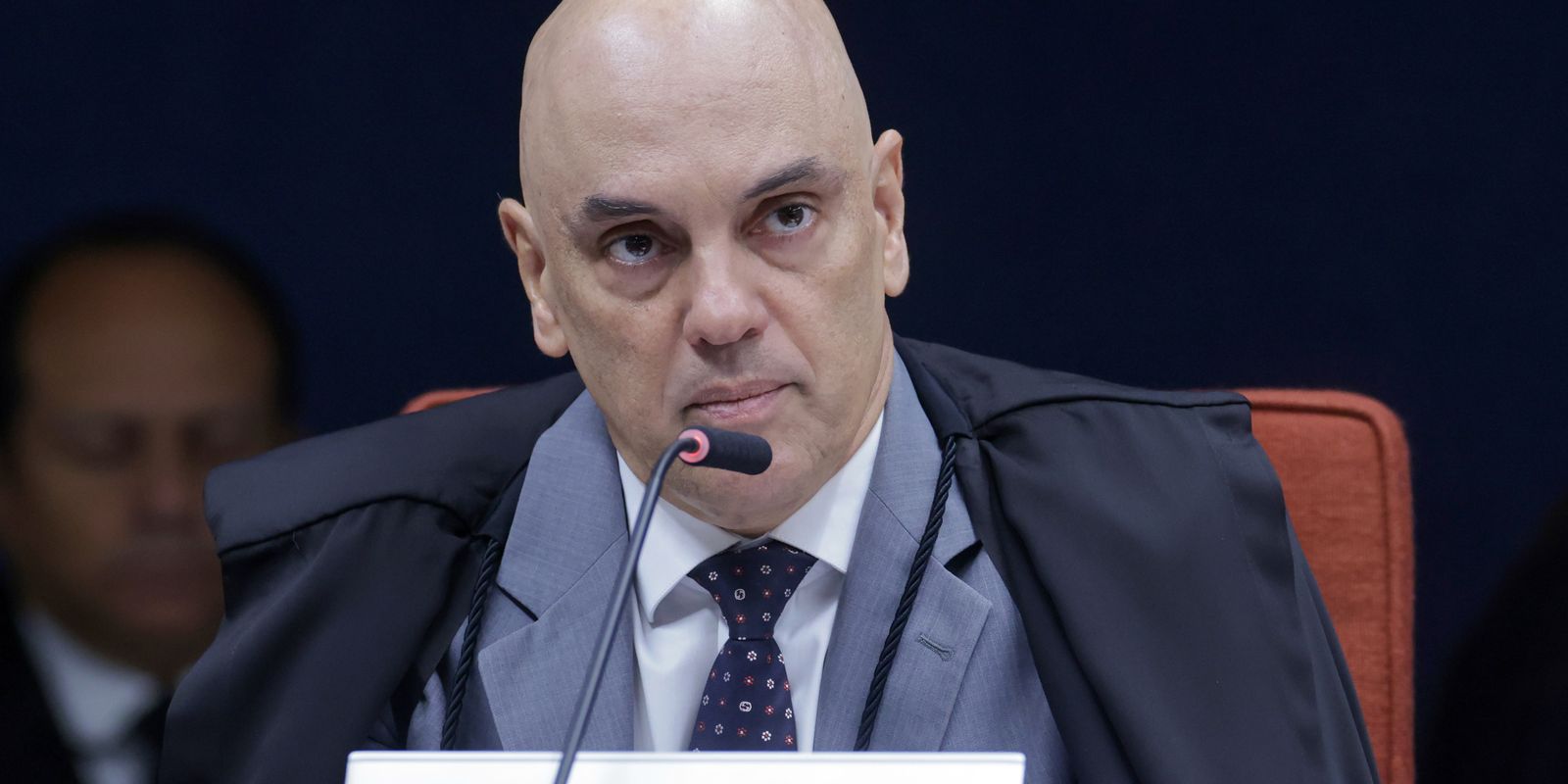 moraes-vota-para-manter-execucao-das-penas-de-bolsonaro-e-demais-reus