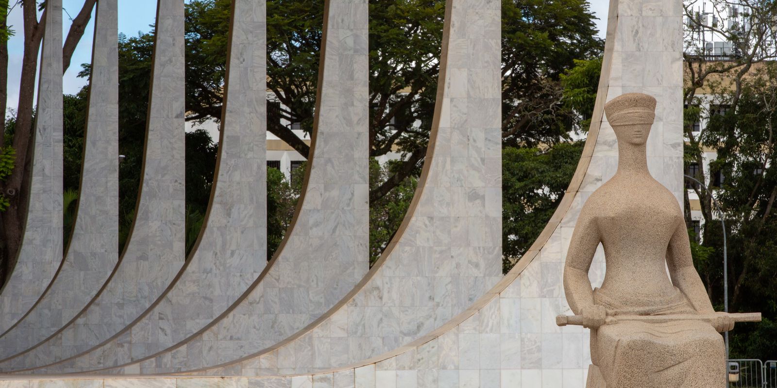 maioria-do-stf-valida-execucao-das-penas-de-bolsonaro-e-seis-reus