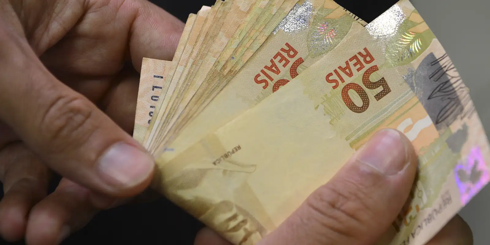 segunda-parcela-do-13o-salario-deve-ser-paga-ate-a-proxima-sexta-feira