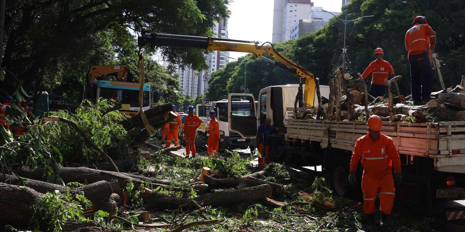 volta-a-subir-em-sao-paulo-o-numero-de-clientes-sem-energia