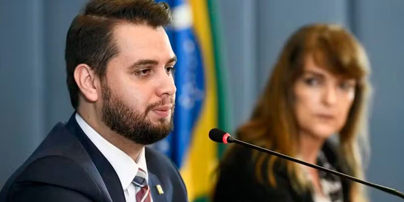 policia-federal-prende-filipe-martins,-condenado-pela-trama-golpista
