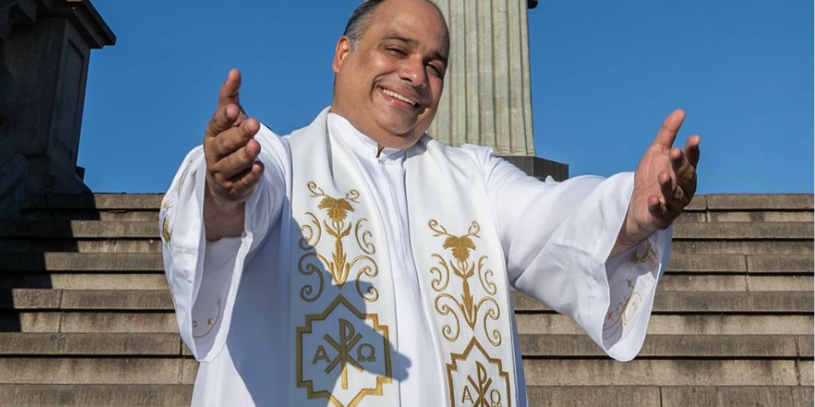 padre-omar,-reitor-do-santuario-cristo-redentor,-faz-show-na-lagoa