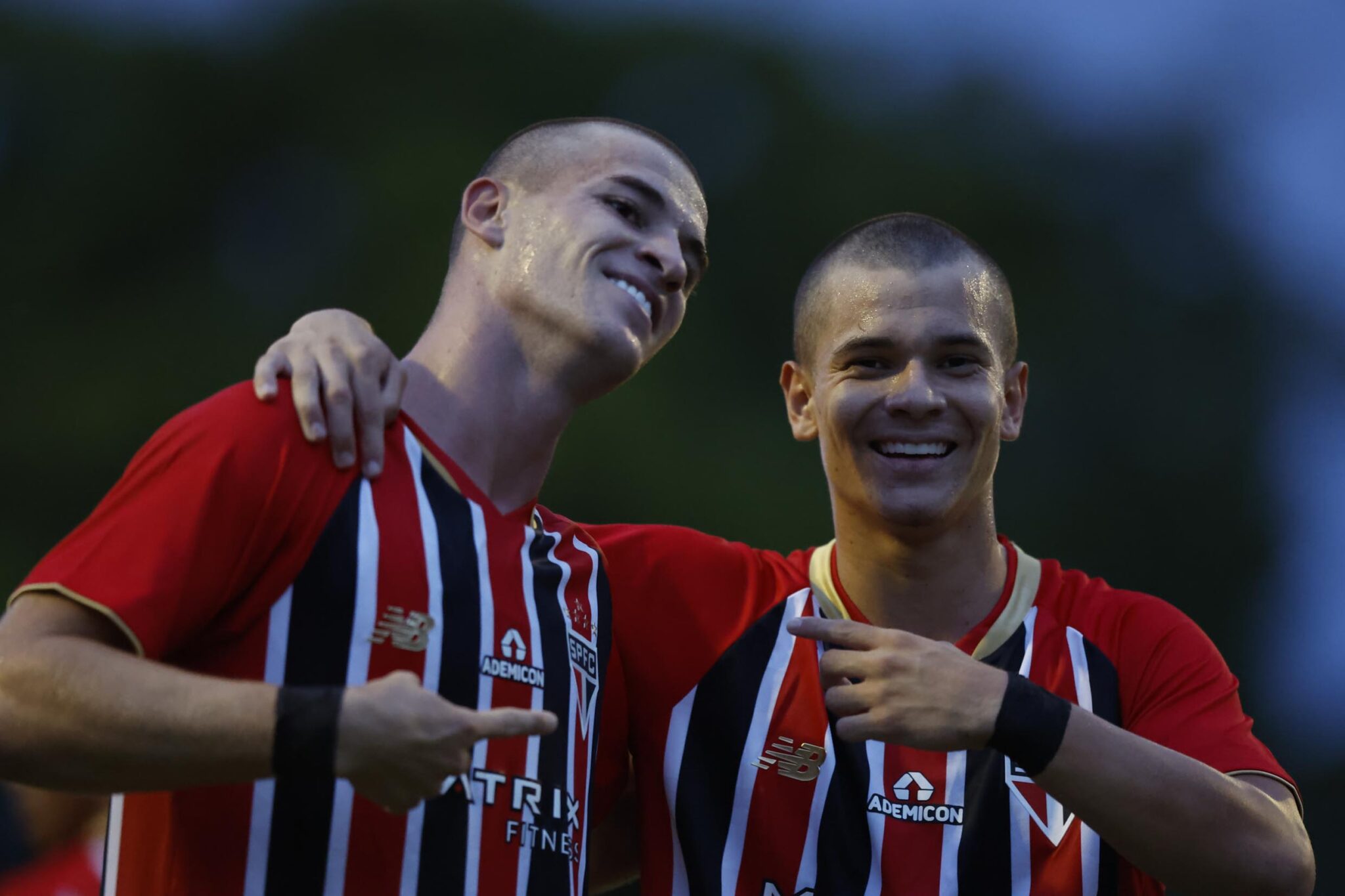 sao-paulo-goleia-e-encerra-fase-de-grupos-da-copinha-com-100%-de-aproveitamento