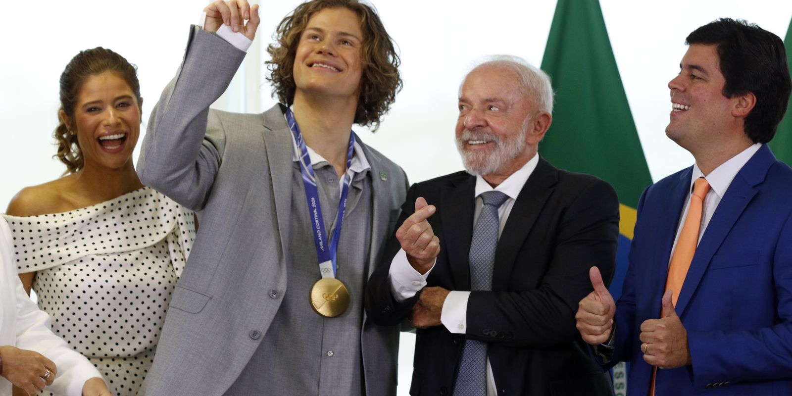 lula-recebe-lucas-pinheiro,-medalha-de-ouro-nos-jogos-de-inverno