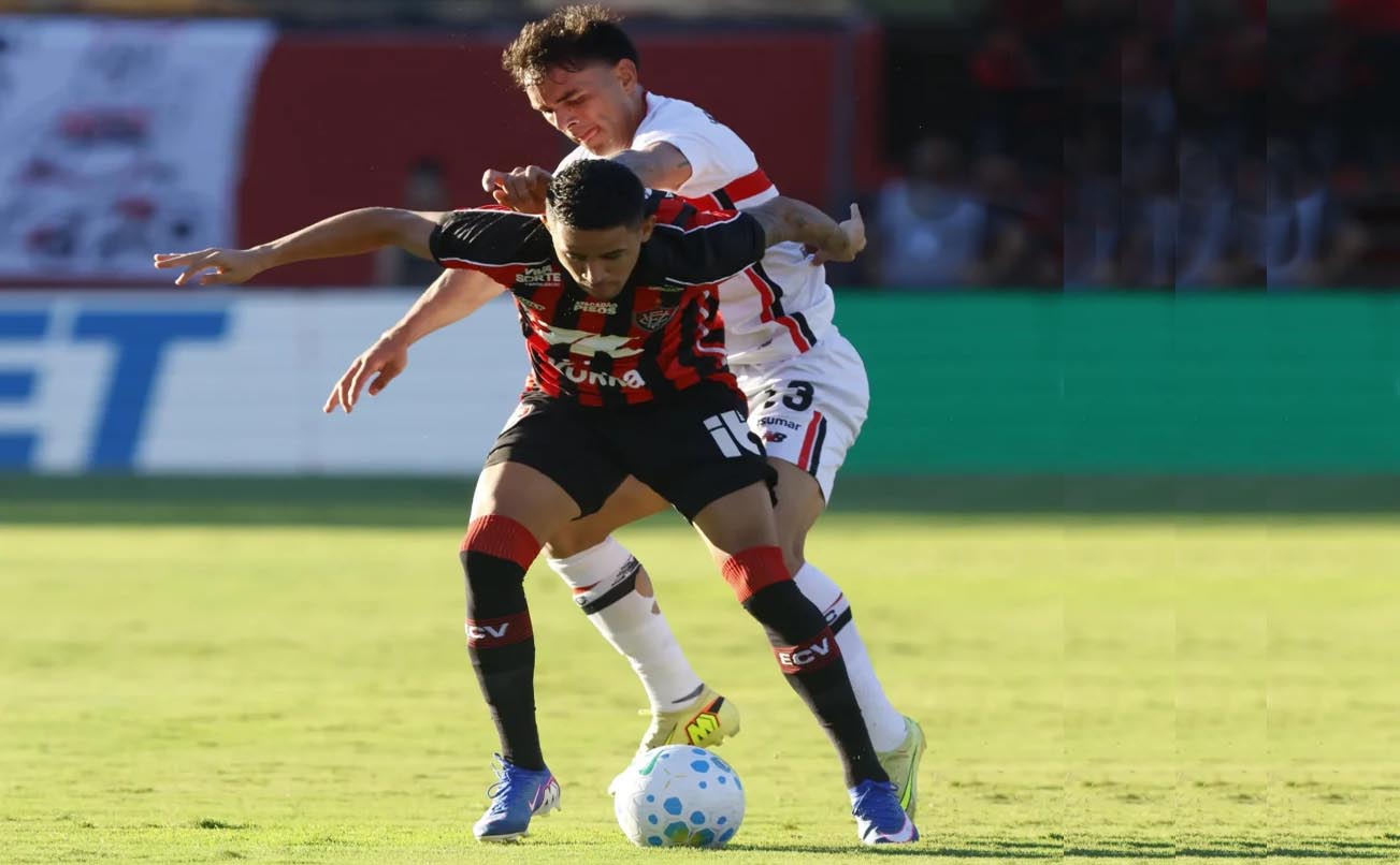 vitoria-surpreende-sao-paulo-no-barradao-e-complica-vida-do-tricolor-no-brasileirao