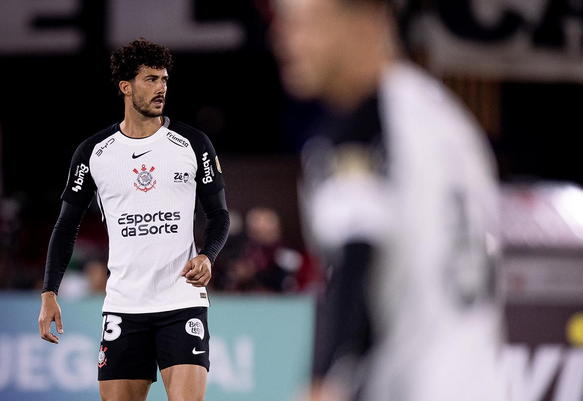 corinthians-reage-no-fim-e-arranca-empate-contra-o-santa-fe-pela-libertadores