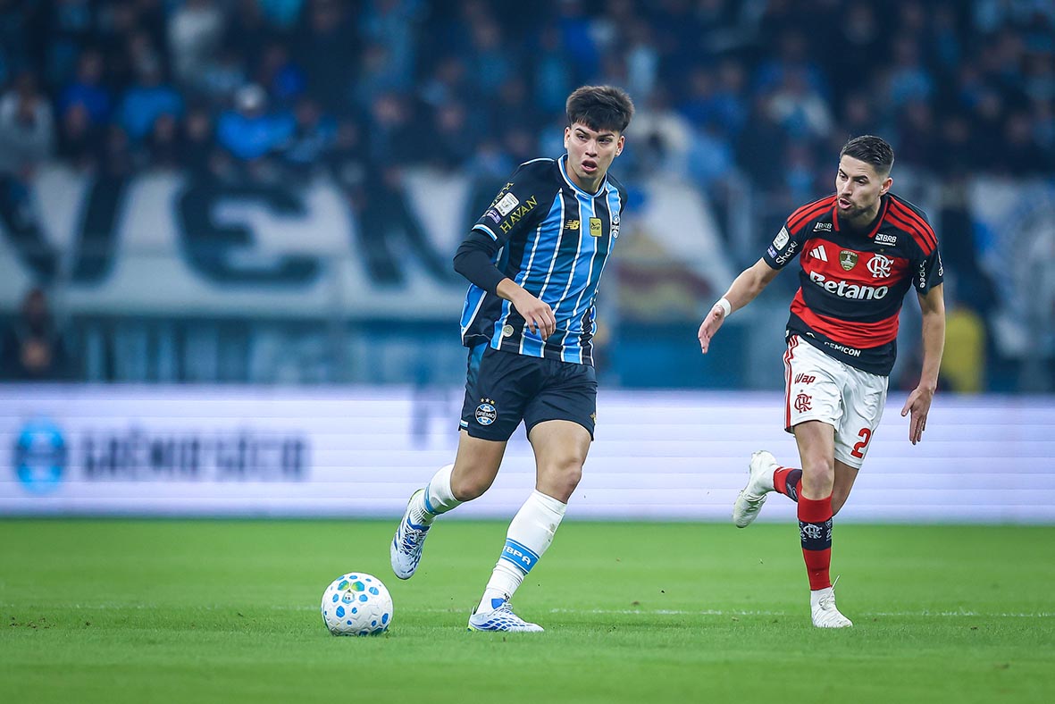 flamengo-vence-o-gremio-fora-de-casa-e-segue-firme-no-brasileirao