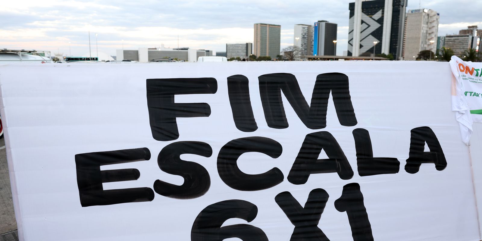 vereadores-fazem-“protocolaco”-de-projetos-pelo-fim-da-escala-6×1