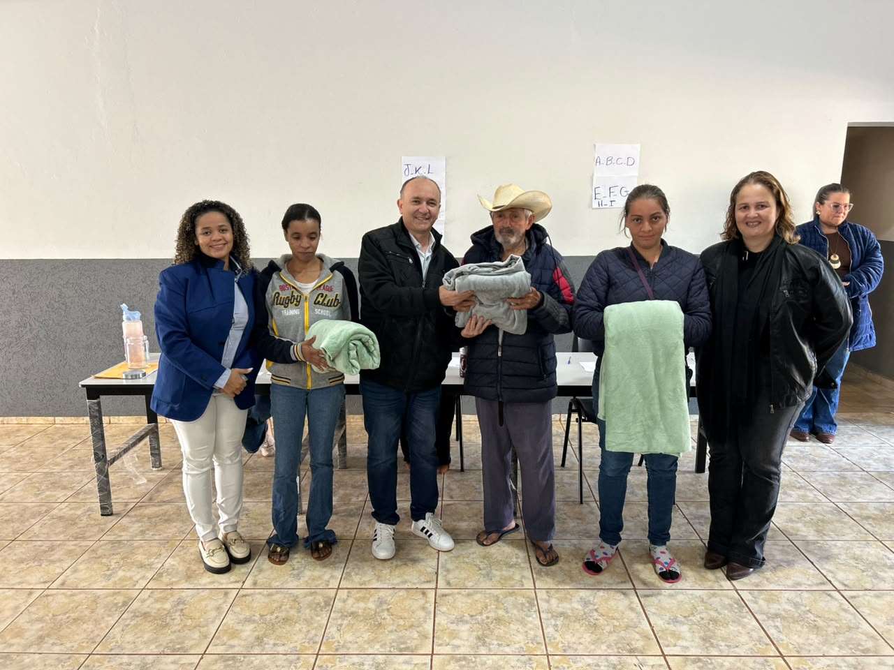 Gestão Municipal de Taquarussu realiza entrega de cobertores