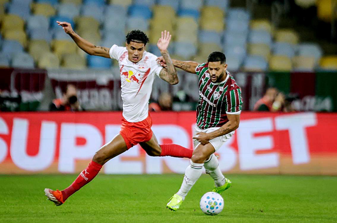 fluminense-arranca-empate-nos-acrescimos-com-gol-de-cabeca-e-segura-terceira-posicao